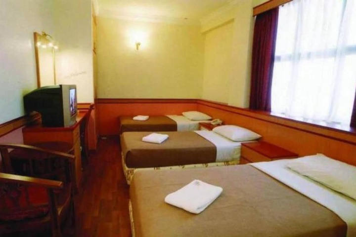 Room 15 of 48