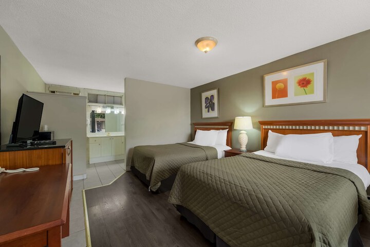Room 14 of 38