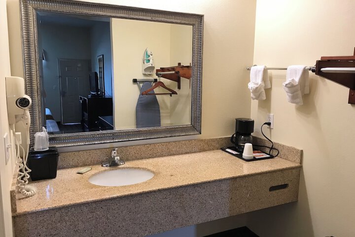 Room 5 of 15