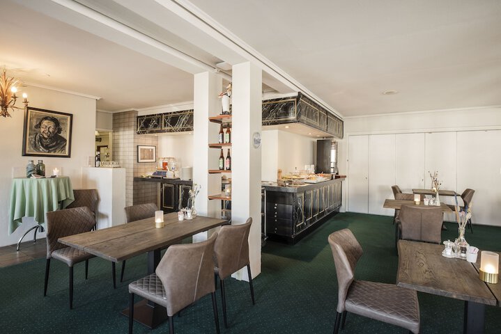 Dining Photos