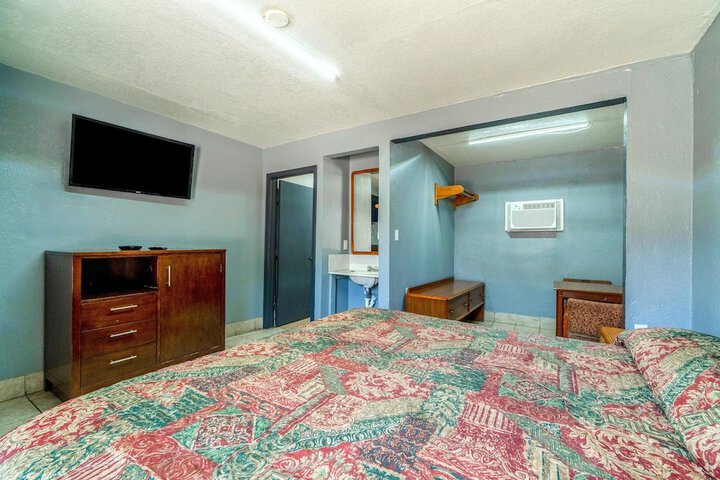 Room 14 of 20