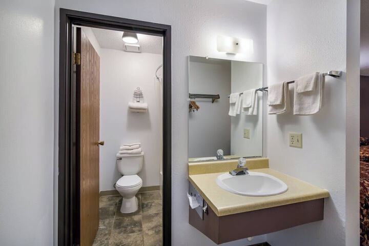 Room 16 of 25