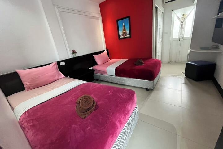 Room 8 of 42
