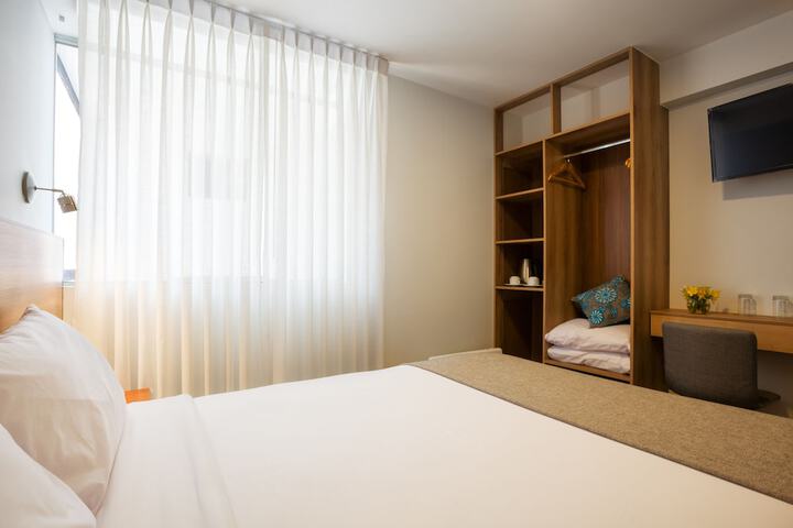 Room 12 of 36