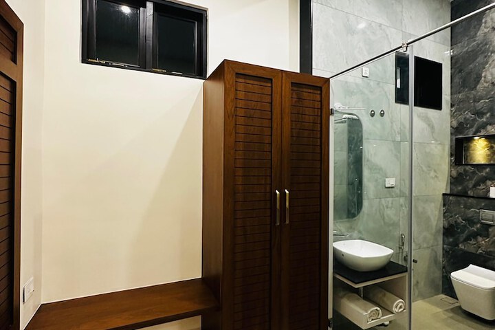 Room 17 of 71