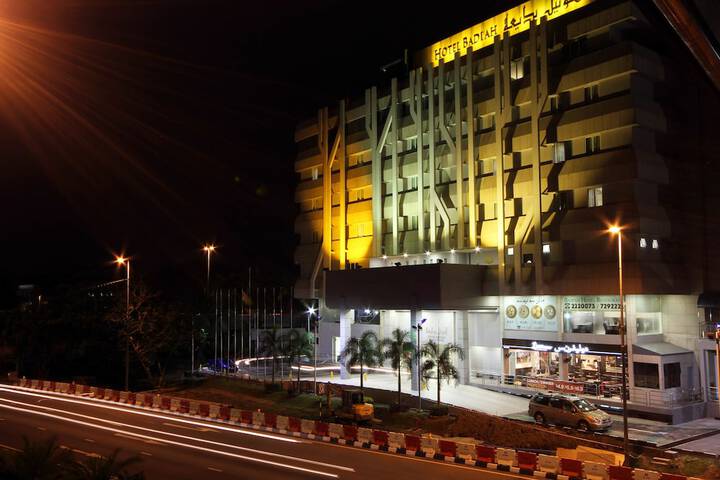 Hotel Exterior 89 of 90