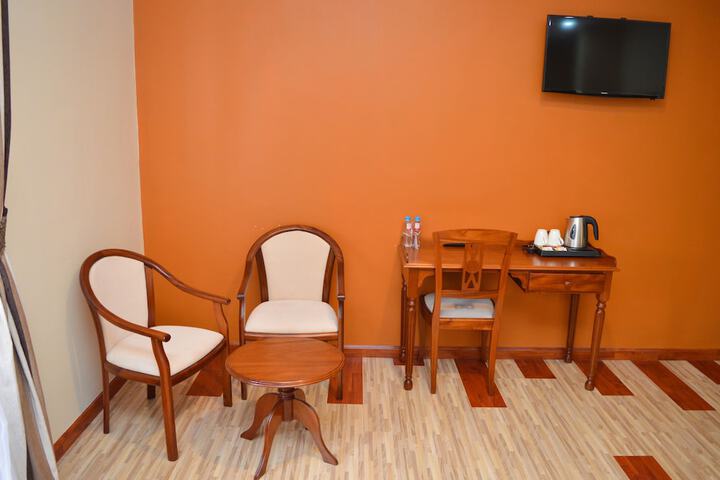 Room 12 of 27
