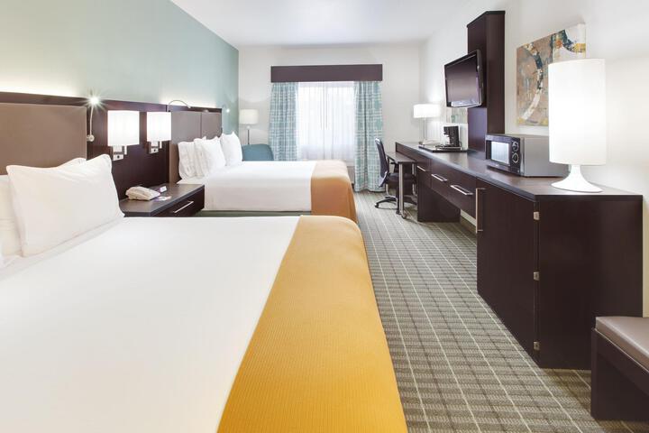 Standard Room, King or Two Doubles (3 of 3)