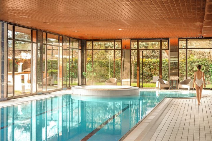 Hotel with Pool
