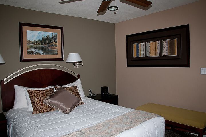 Room 3 of 82