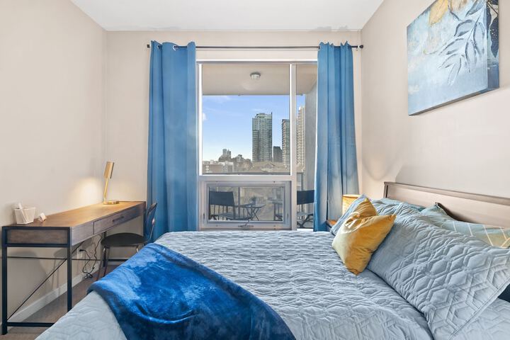 Room 10 of 108