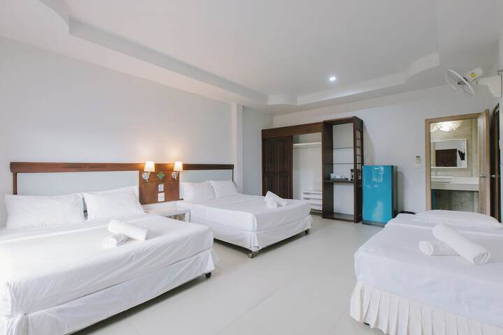 Room 36 of 157