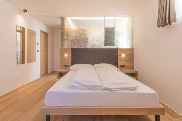 Room 10 of 47