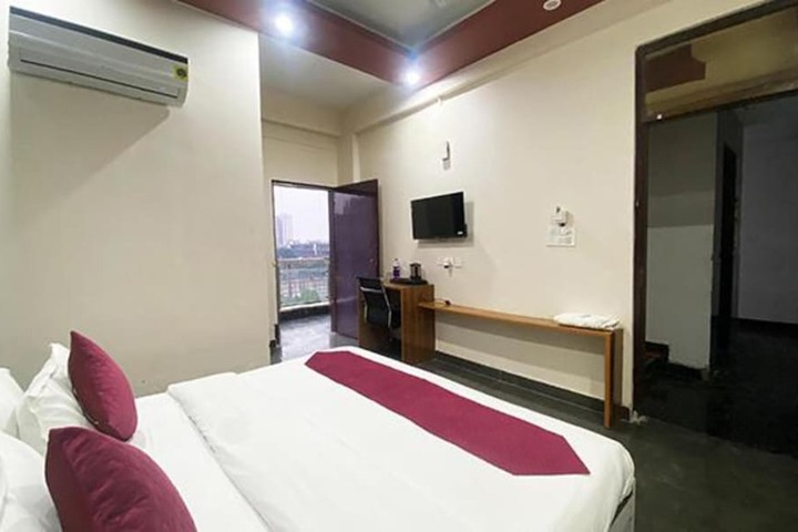 Room 2 of 23