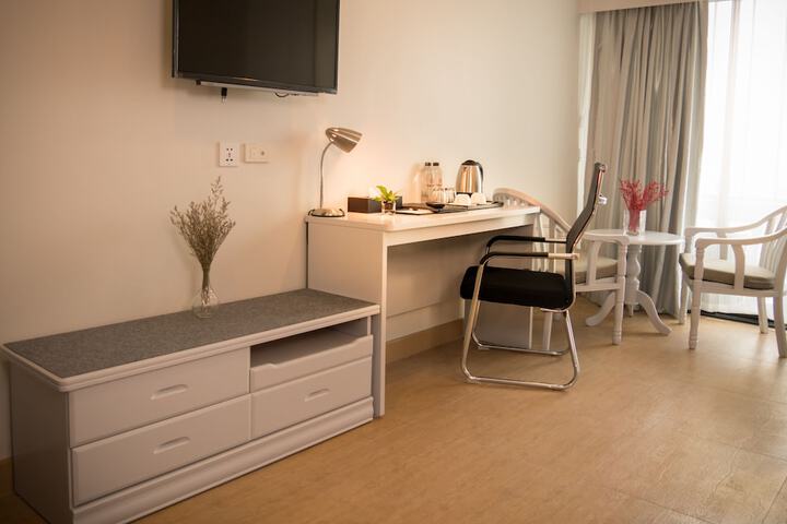 Room 10 of 22