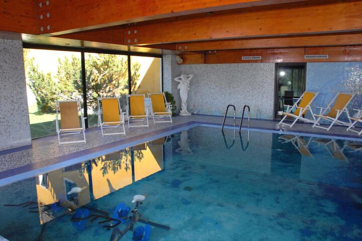 Hotel Pool