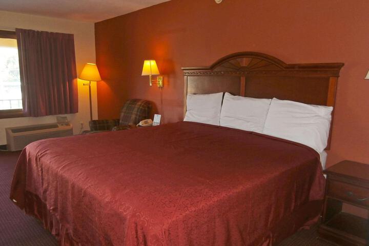 1 King Bed (5 of 6)