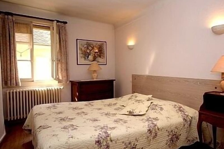 Room 16 of 33