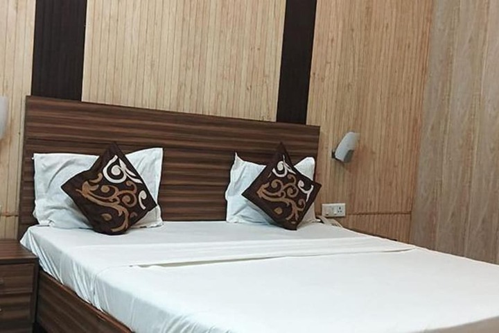 Room 15 of 25