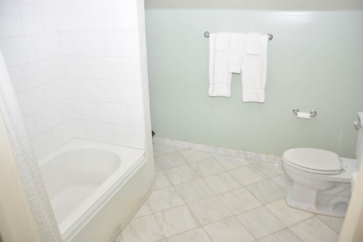 Room 150 of 252