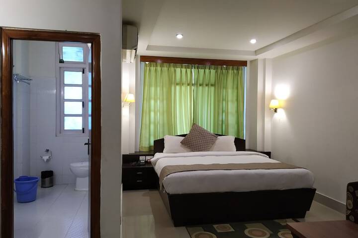 Room 6 of 50