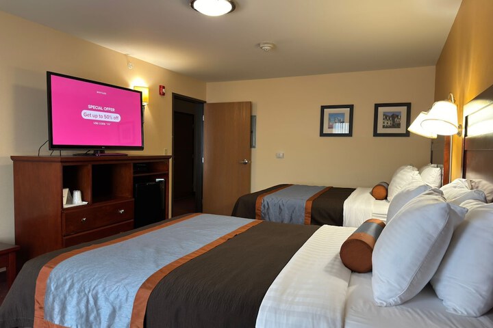 2 Queen Beds Deluxe (2 of 14)