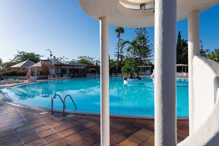 Pools & Facilities
