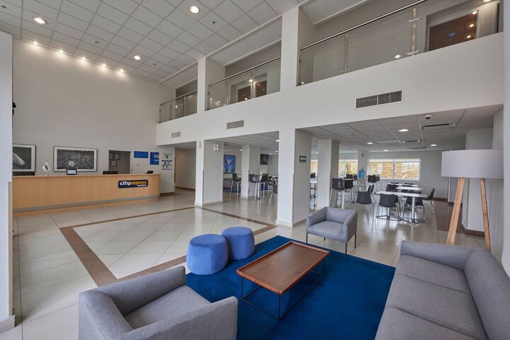 Entrance & Lobby