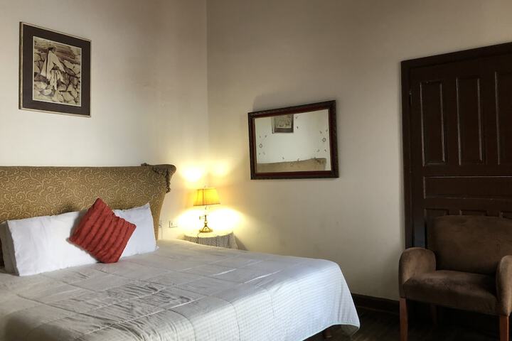 Room 11 of 28