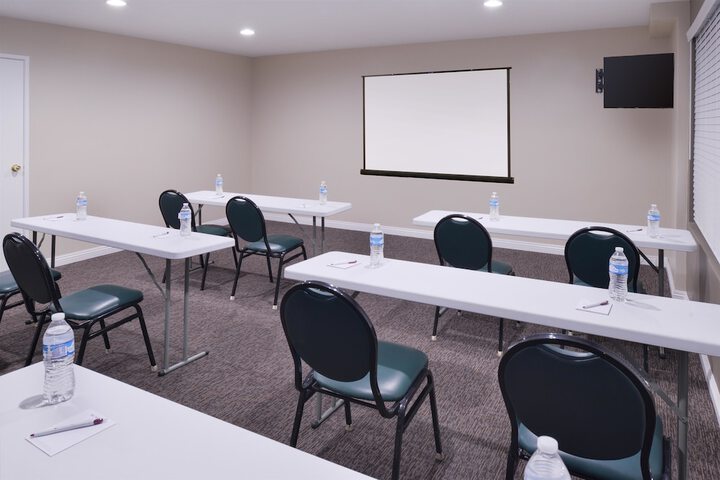 Best western plus la mid town hotel