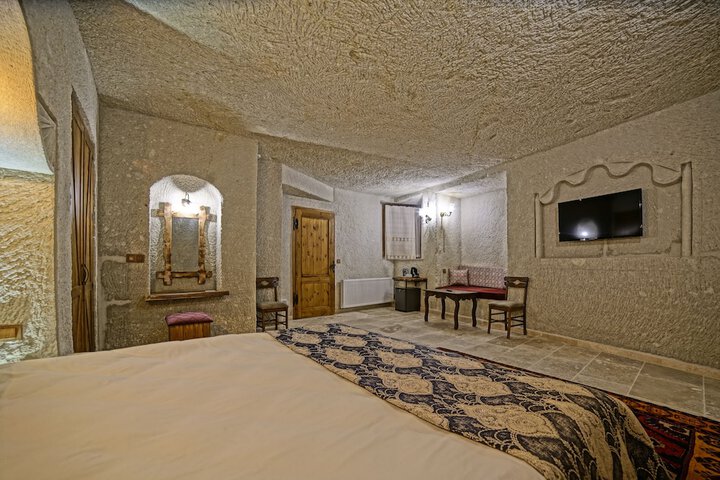 Room 16 of 53