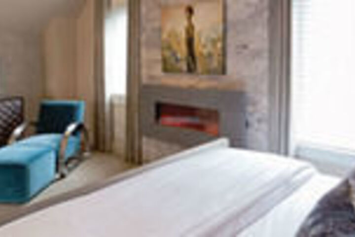 Room 4 of 12