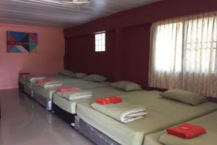 Room 12 of 27