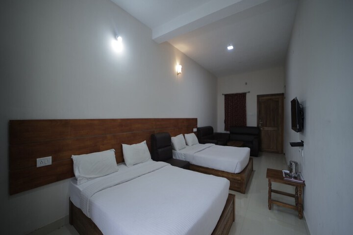 Room 5 of 17