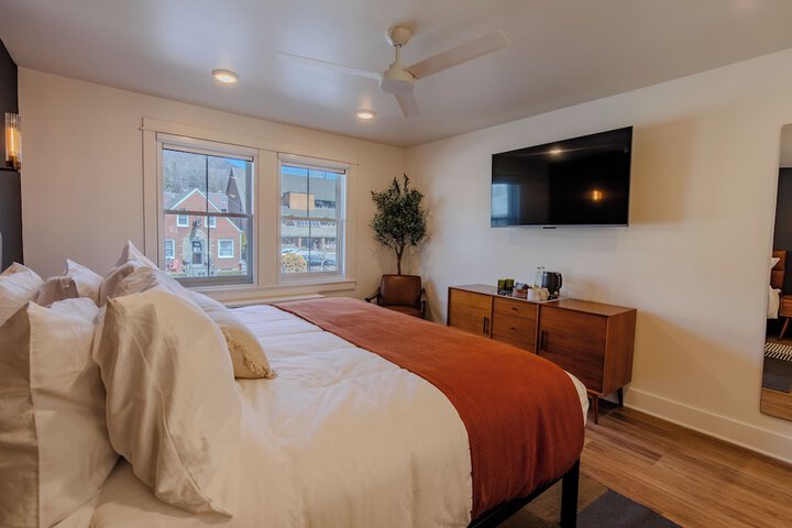 Room 7 of 34