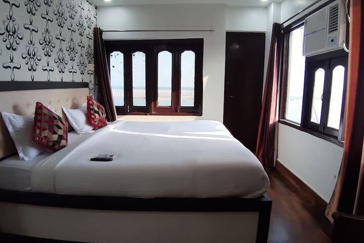 Room 28 of 83