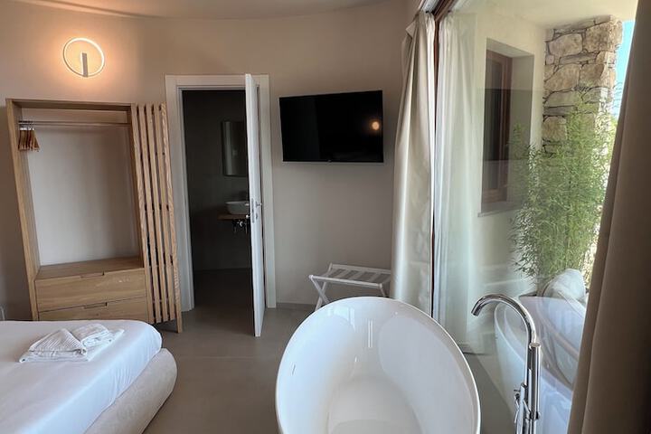 Room 27 of 120