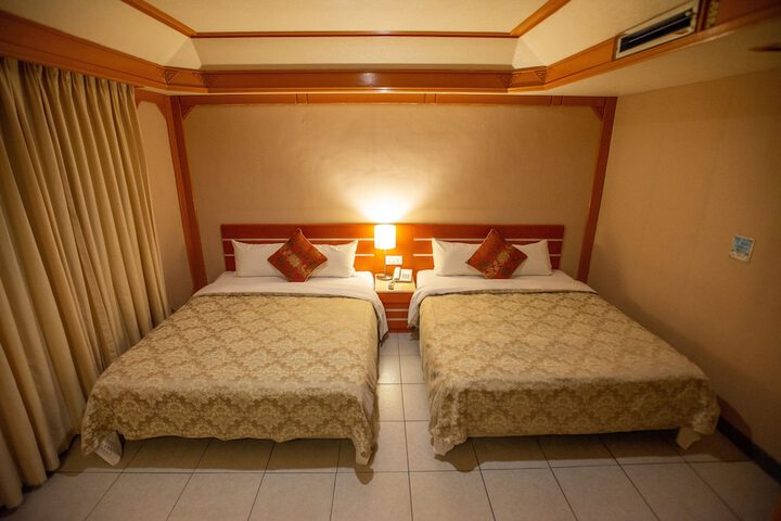 Room 16 of 53