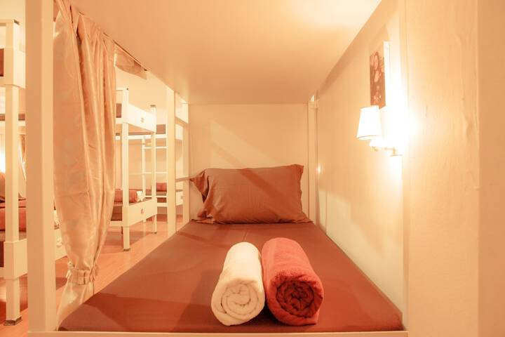 Room 4 of 17