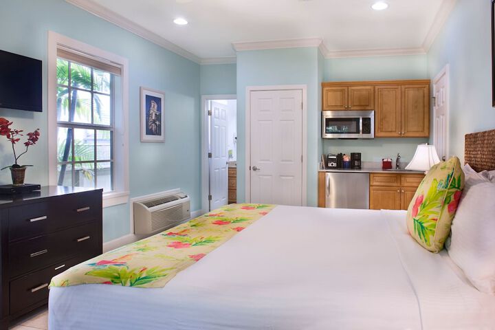 Room 5 of 15