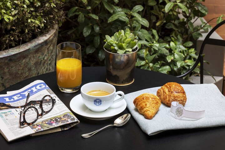 Breakfast/Coffee Service 51 of 65
