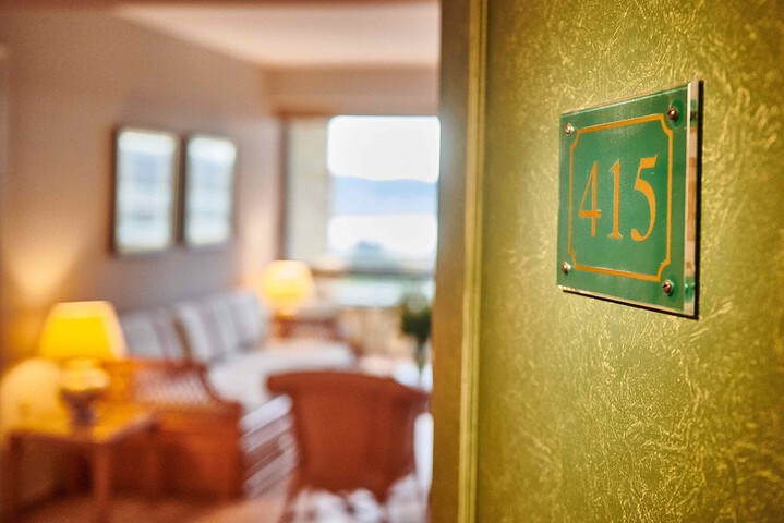 Room 4 of 87