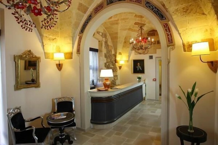 Hotel Interior 4 of 107