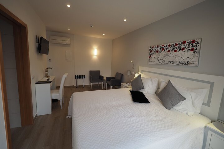 Room 9 of 52