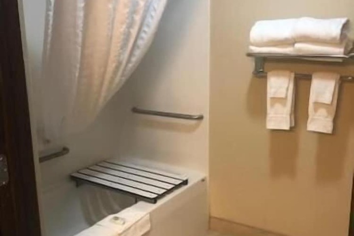 2 King Beds Accessible (25 of 29)