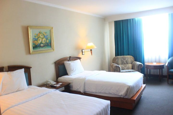 Room 7 of 48