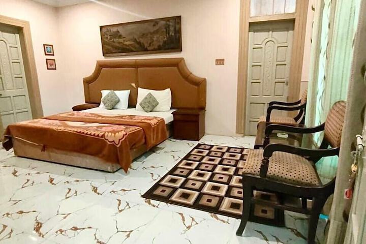 Room 2 of 31