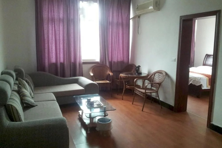 Room 6 of 7