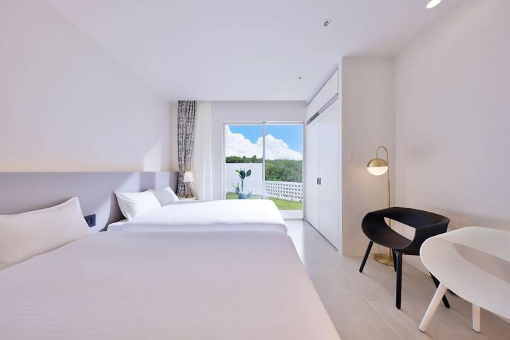 Room 16 of 64