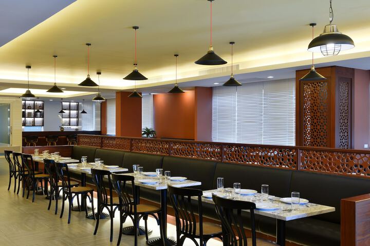 Dining 65 of 108